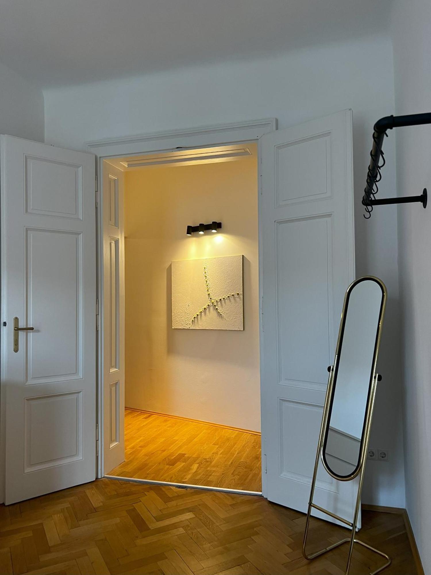 Old Town Vibe & Wave Apartment กราซ ภายนอก รูปภาพ